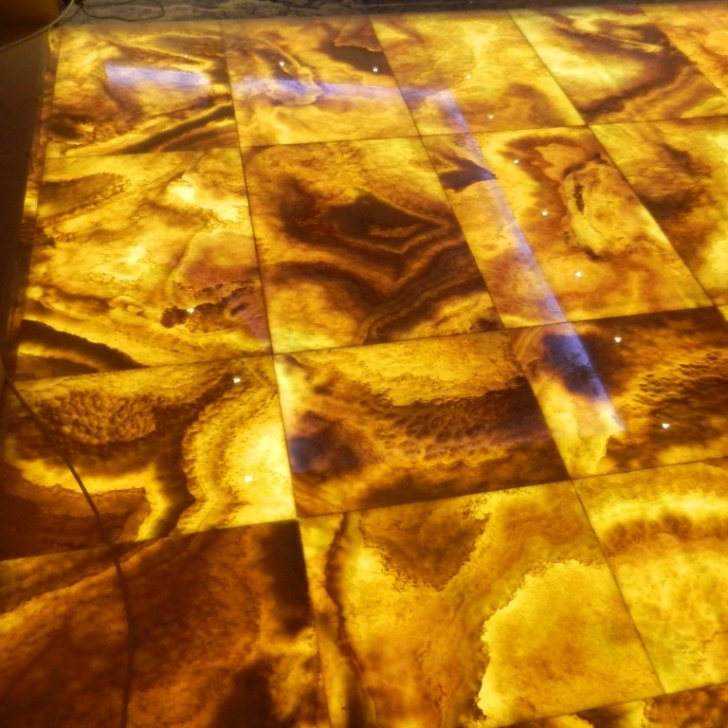 Светодиодная подсветка пола из оникса