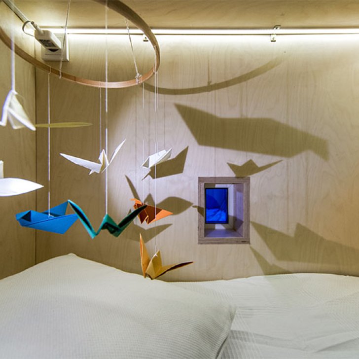 Контурная светодиодная подсветка кровати