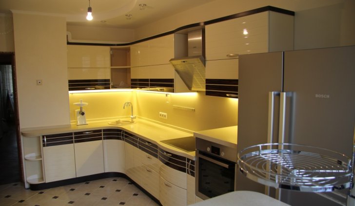 Подсветка рабочей поверхности на кухне с использованием светодиодной ленты Arlight и алюминиевого профиля