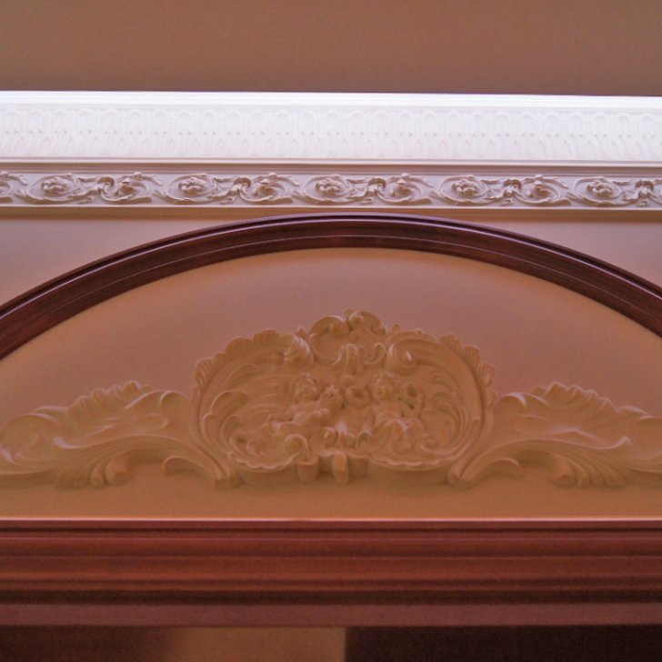 Светодиодное освещение дверного проема в коридоре