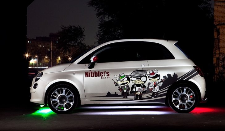 Подсветка днища автомобиля светодиодными лентами в цвета итальянского флага