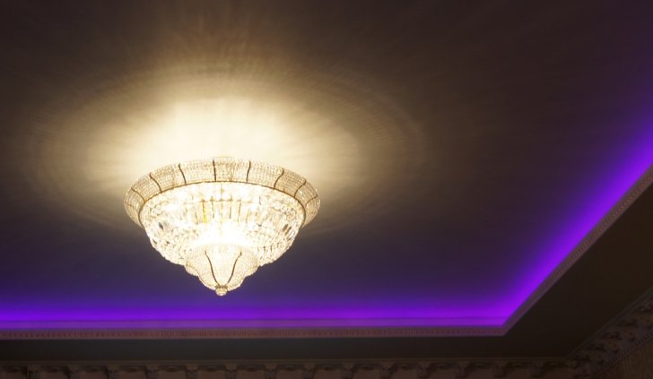 Светодиодная лента RGB в потолке из гипсокартона