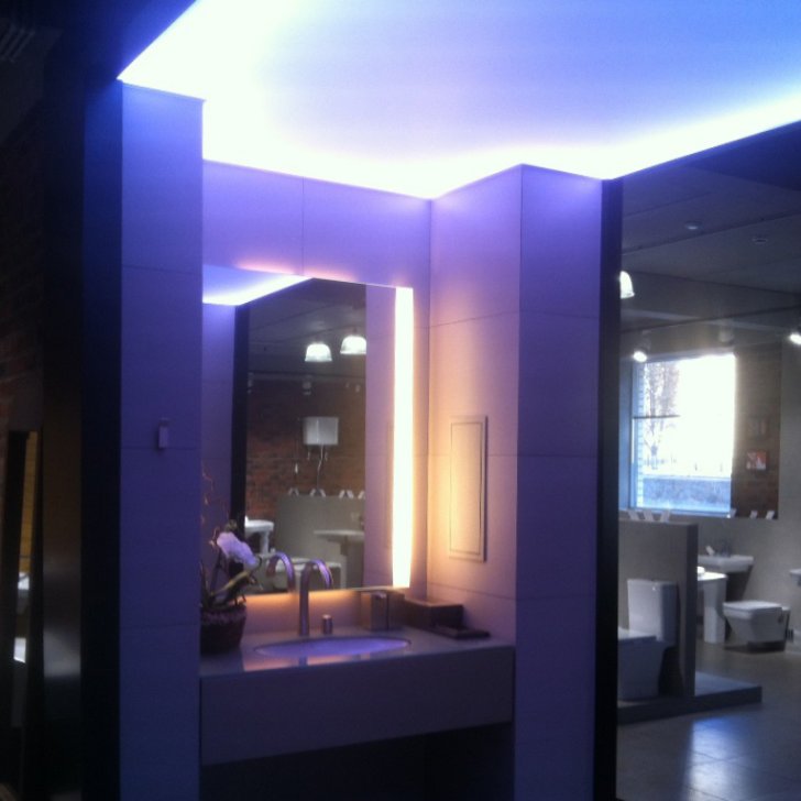 Вариант освещения санузла светодиодной лентой Arlight