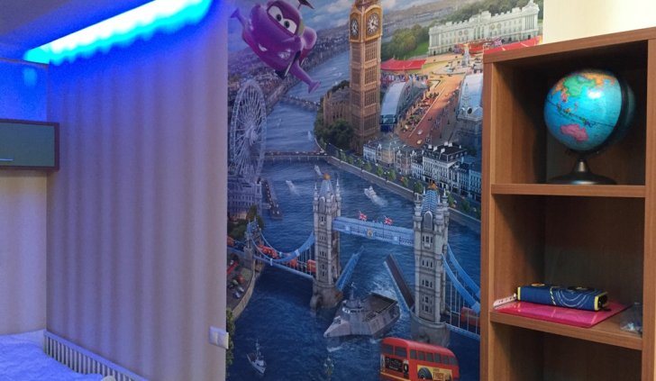 Зонирование детской комнаты светодиодной лентой RGB на потолке