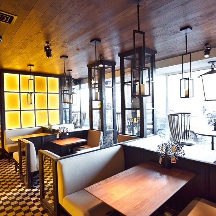 Светодиодное освещение и подсветка бара-ресторана с использованием светодиодной ленты Arlight