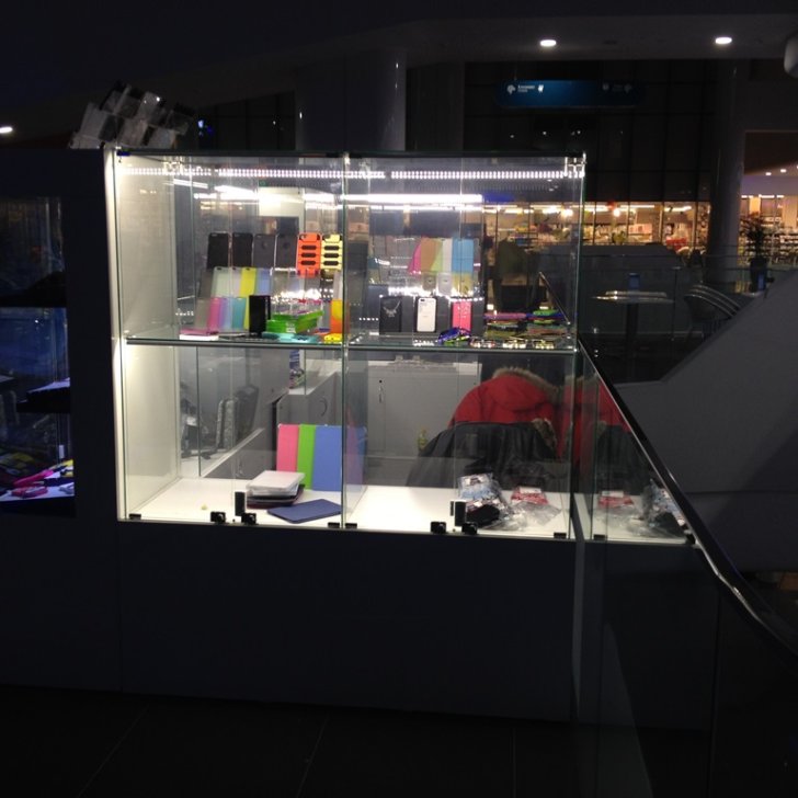 Алюминиевый профиль со светодиодной лентой для подсветки витрины