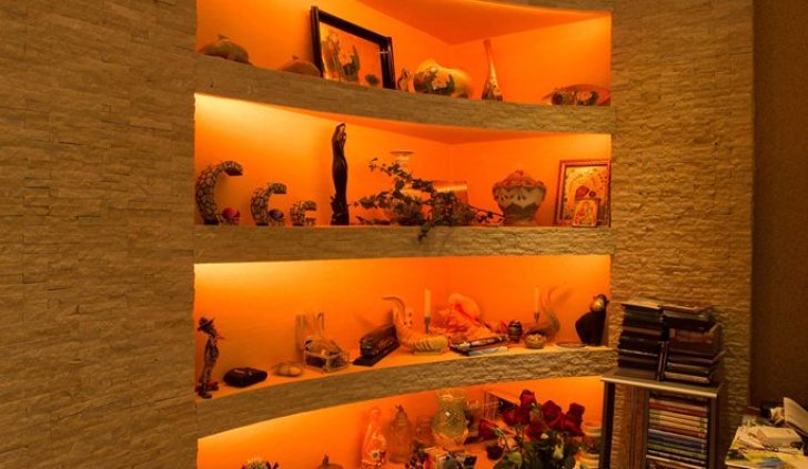 Освещение полок светодиодной RGB лентой Arlight