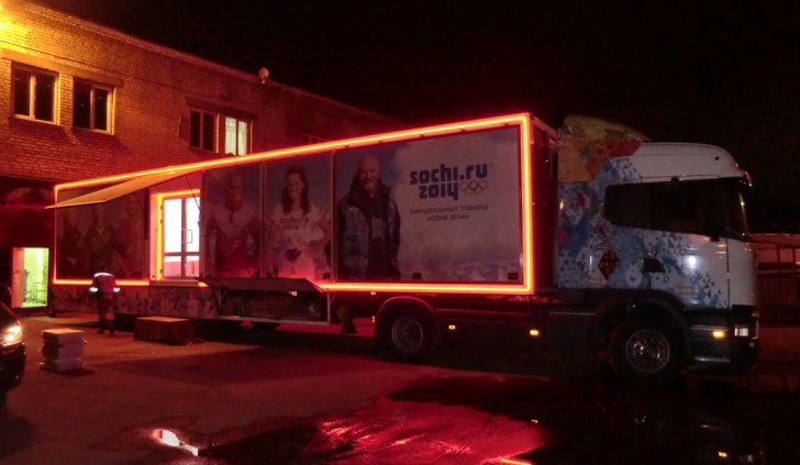 Светодиодная лента Arlight в подсветке грузовика-магазина