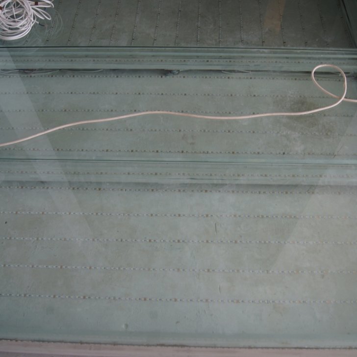 Расположение светодиодной ленты Arlight для подсветки пола из оникса