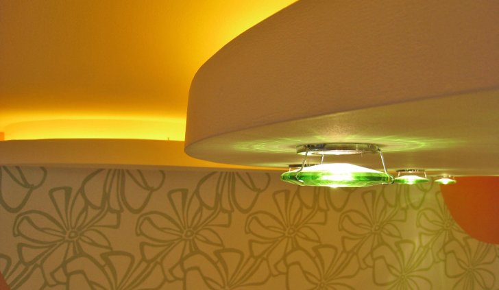 Светодиодная лента Arlight в потолочной нише из гипсокартона