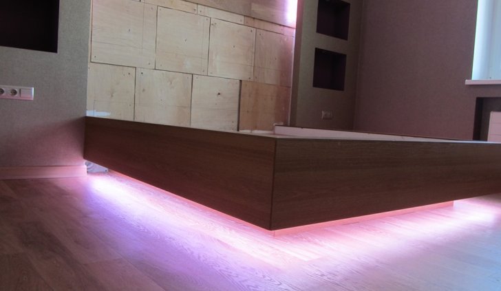 Кровать со светодиодной RGB подсветкой