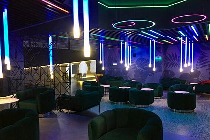 Барная зона в кинотеатре Kinomax, г.Казань