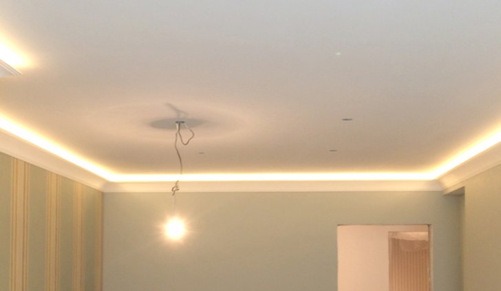 Фоновая светодиодная подсветка и подготовка под встраиваемые светильники