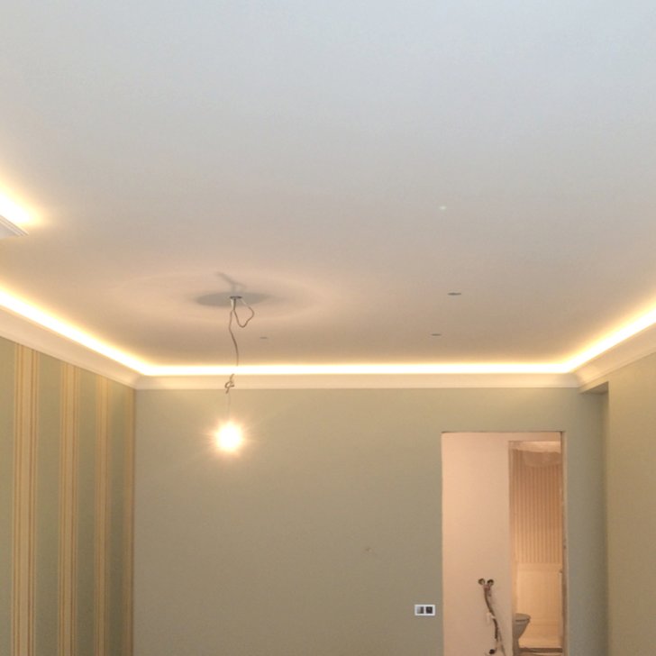 Фоновая светодиодная подсветка и подготовка под встраиваемые светильники