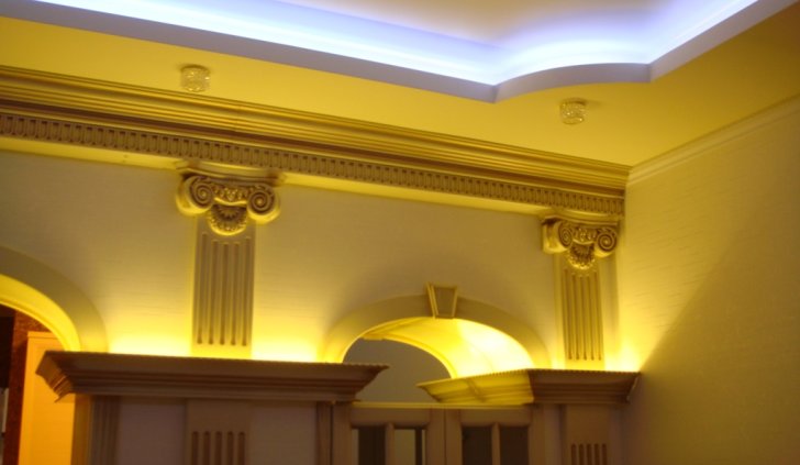 Закарнизная подсветка и подсветка колонн светодиодной лентой Arlight
