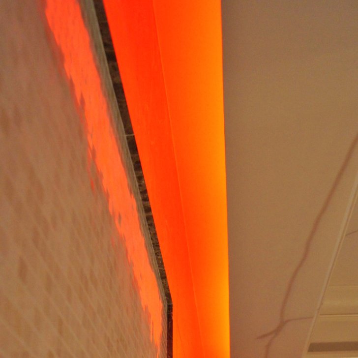 Подсветка потолка светодиодной RGB лентой