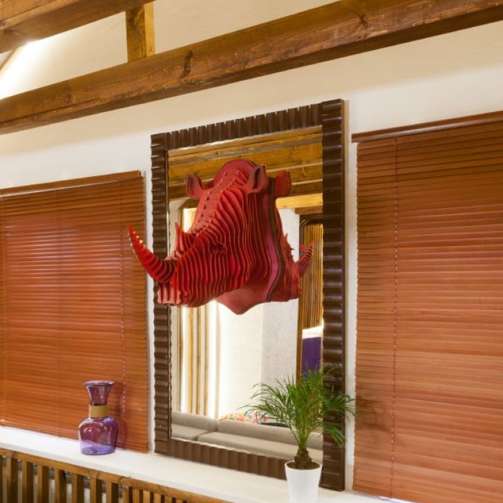 Декоративная светодиодная подсветка на даче