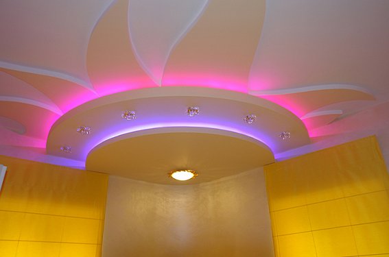 Светодиодное освещение и цветная подсветка в квартире