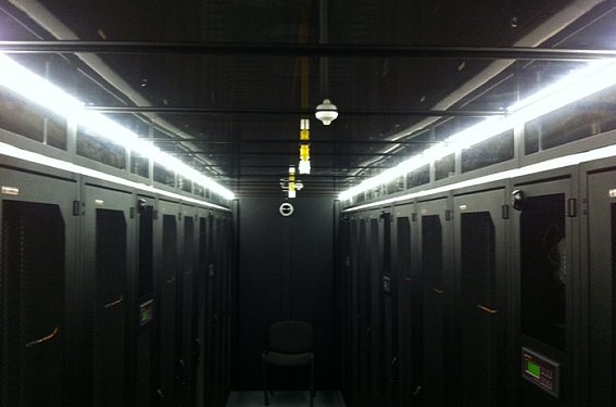 Освещение серверной комнаты с помощью светодиодного оборудования Arlight