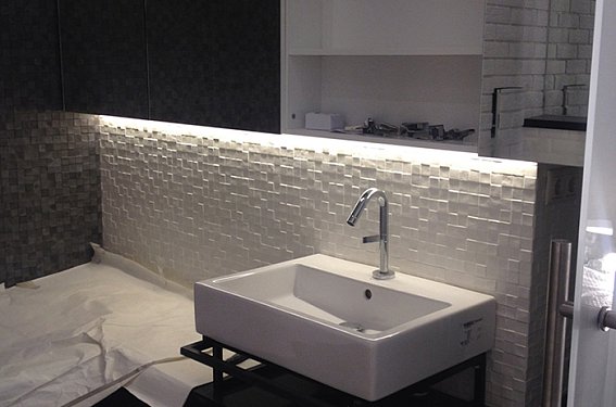 Светодиодная подсветка шкафов и рабочей поверхности кухни